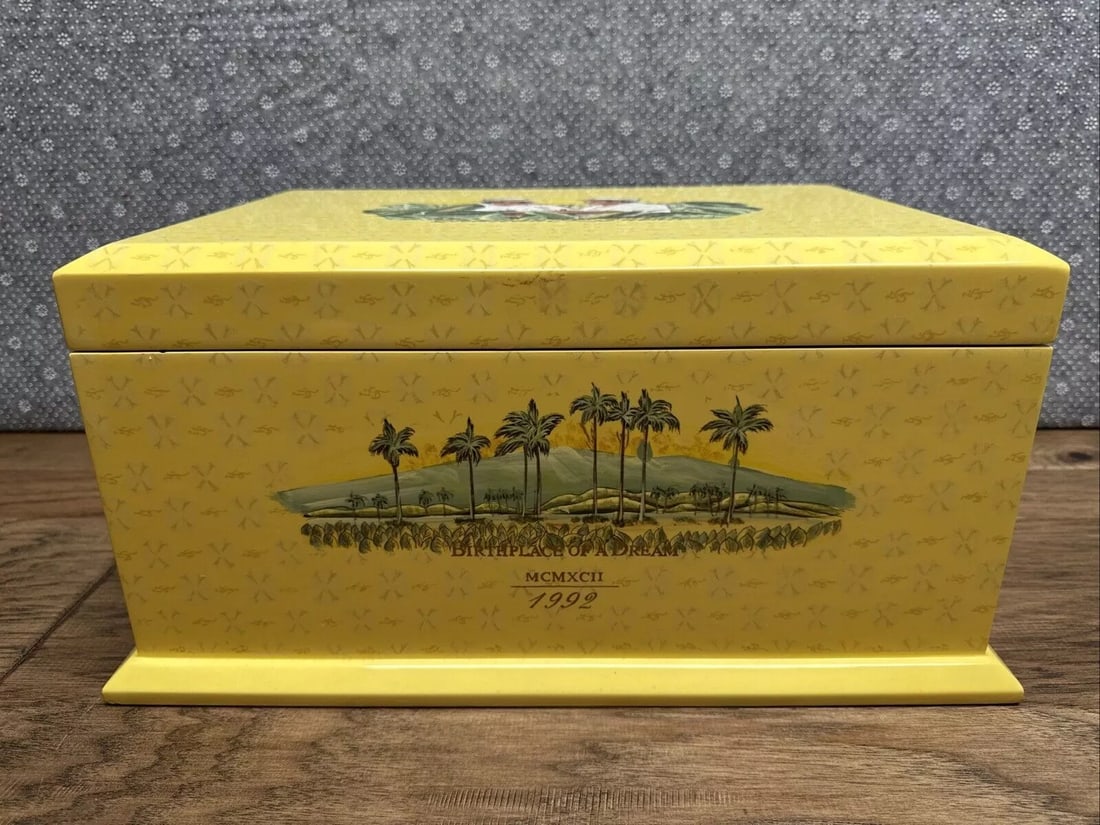 1992 Arturo chateau de la Fuente cigar humidor (1 of 13)