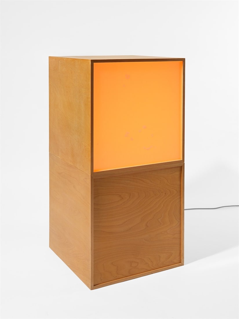 Angela Bulloch. ”Standard Universal: 265 (Blue)”. Circa 2000: Angela Bulloch (Rainy River, Ontario/Canada 1966 – lives in Berlin). ”Standard Universal: 265 (Blue)”. Circa 2000 2-part light installation: waxed birchwood, aluminium, white glass,