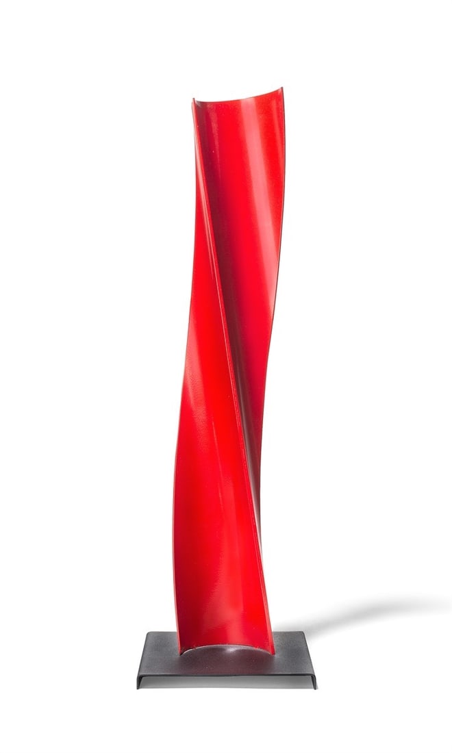 Gottfried Honegger. ”Pliage C.108”. 2000: Gottfried Honegger (Sent/Unterengadin 1917 – 2016 Zurich). ”Pliage C.108”. 2000 Metal, epoxy coated, on base. Height: 52 cm (20 ½ in.). On the underside of the ba