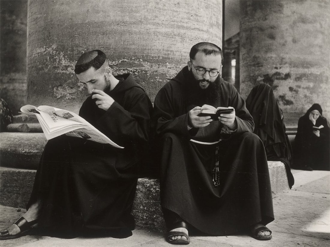 Herbert List. ”'Here they feel at home'. St. Peter, Rome”. 1949: Herbert List (Hamburg 1903 – 1975 Munich). ”'Here they feel at home'. St. Peter, Rome”. 1949 Vintage. Gelatin silver print. Agfa Brovira paper. 22,2 × 29,4 cm (8&