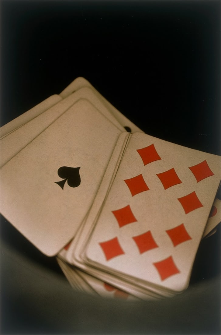 Ralph Gibson. Aus der Serie ”L'Histoire de France”, 1971–2023. 1990: Ralph Gibson (Los Angeles 1939 – lives in New York). Aus der Serie ”L'Histoire de France”, 1971–2023. 1990 Dye transfer print. 49,8 × 33 cm