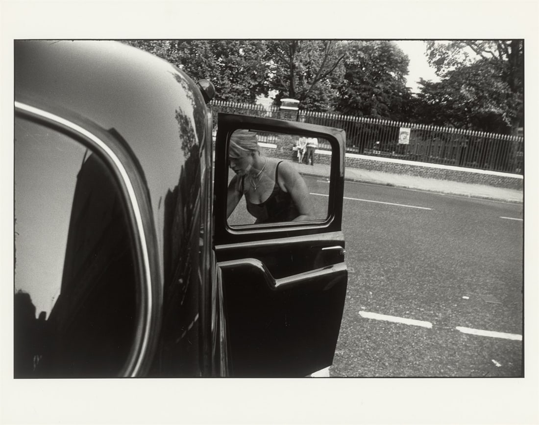 Garry Winogrand. London, from the series ”Women are Beautiful”, 1960–1975. Circa 1 - 2
