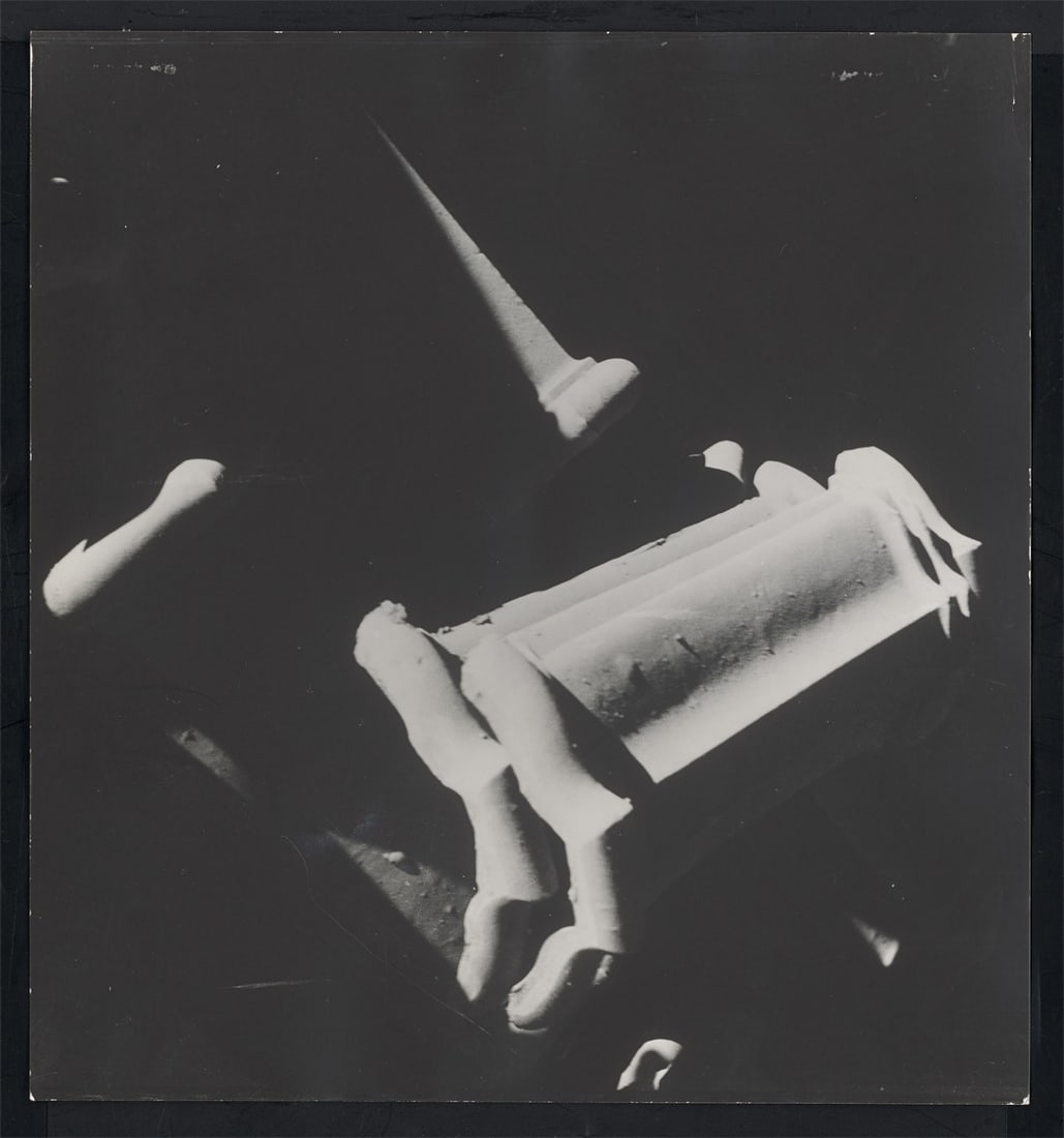 Gyula Pap. Tetöcserepek [Dachziegel]. 1924 - 2