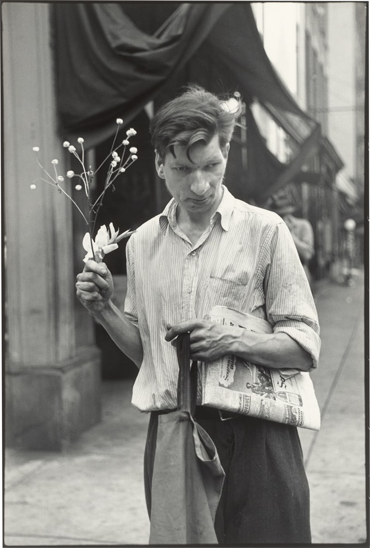 Louis Faurer. ”Eddie, N.[ew] Y.[ork], N.Y.”. 1948: Louis Faurer (Philadelphia 1916 – 2001 New York). ”Eddie, N.[ew] Y.[ork], N.Y.”. 1948 Gelatin silver print, 1980. 29,8 × 20 cm (35,4 × 27,9 cm