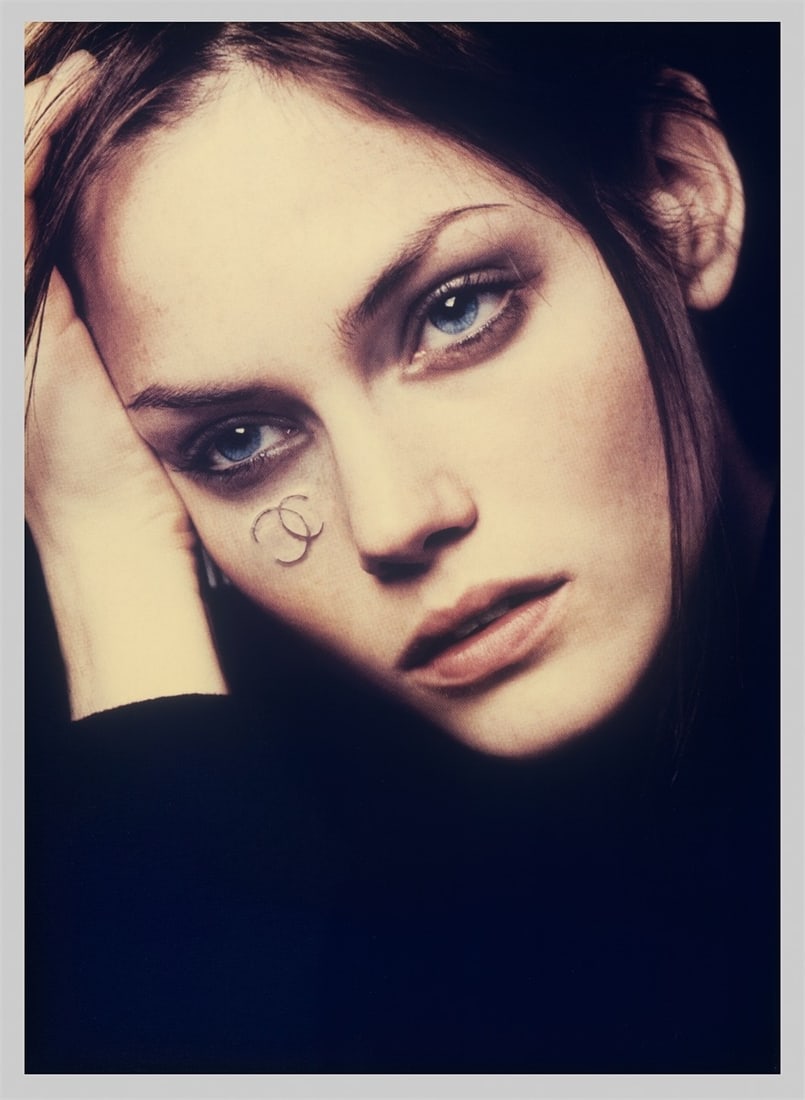 Daniele Buetti. ”Chanel”, from the series ”Looking for Love”. 1996-2002 - 2