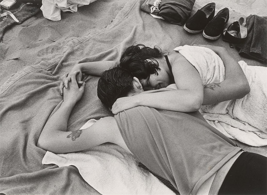 Bruce Davidson. New York City, from the series: ”Brooklyn Gang”. 1959: Bruce Davidson (Oak Park, Illinois 1933 – lives in New York). New York City, from the series: ”Brooklyn Gang”. 1959 Vintage. Gelatin silver print. 20,6 × 28,1 cm