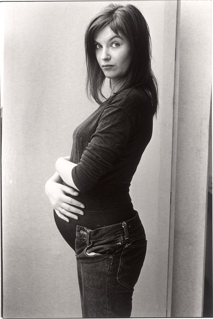 Will McBride. ”Barbara schwanger mit Shawn, Berlin, Stieglitz”. 1960: Will McBride (Saint Louis, Missouri 1931 – 2015 Berlin). ”Barbara schwanger mit Shawn, Berlin, Stieglitz”. 1960 Gelatin silver print, 2010. 46,8 × 31,6 cm (50,5&n