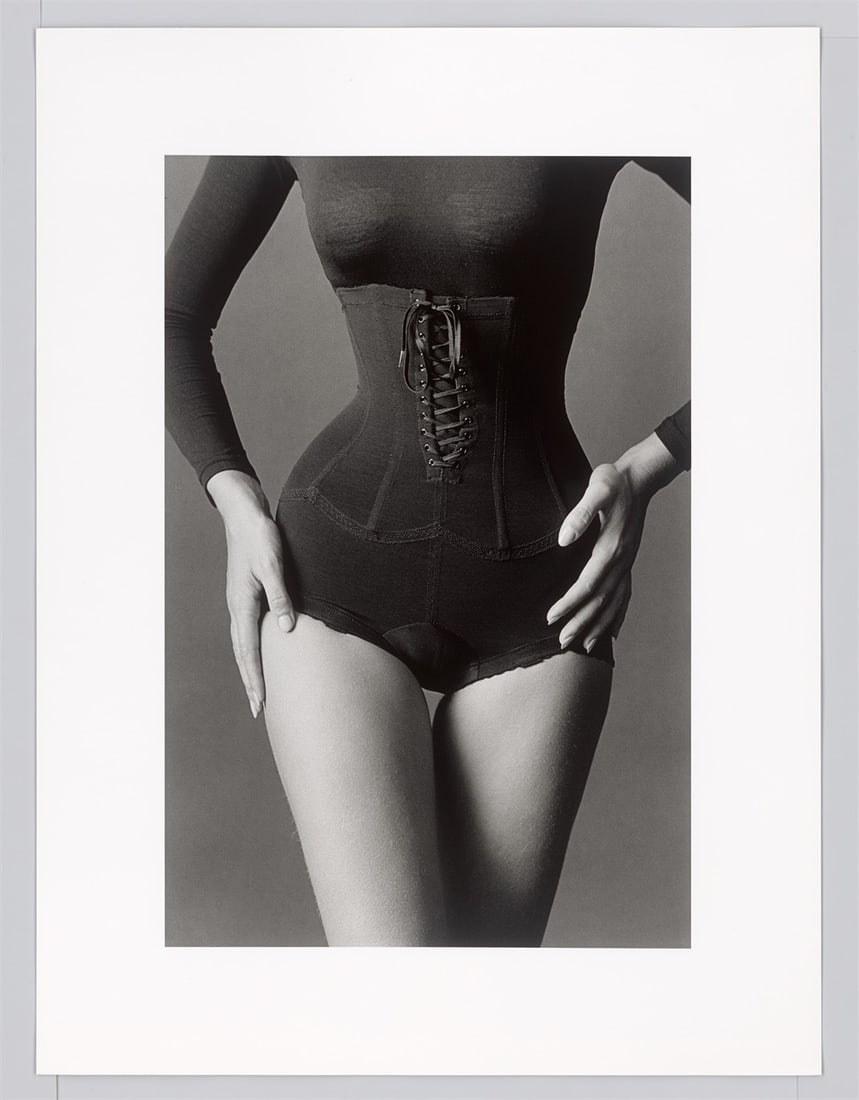 Jeanloup Sieff. Corset, New York. 1962 - 3