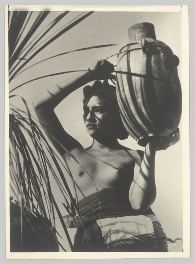 Edith van Lew (i.e. Boeck). Dolores, Mexico. 1930s - 3