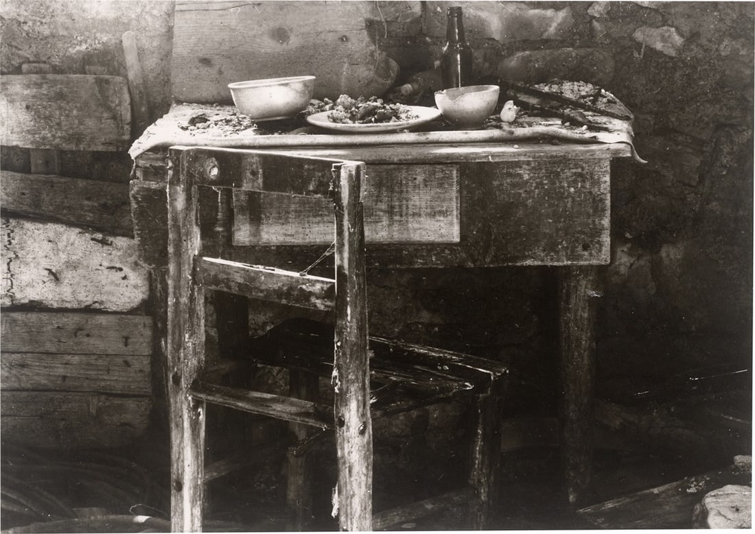 Dieter Appelt. ”Haus des Fausto”. 1981: Dieter Appelt (Niemegk/Brandenburg 1935 – lives in Berlin). ”Haus des Fausto”. 1981 Gelatin silver print. 20,5 × 29,1 cm (24 × 32 cm)