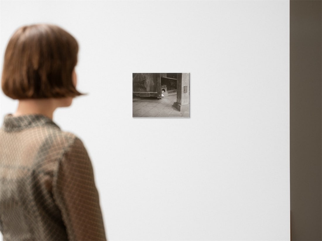 Ken Heyman. ”Asakasa, Tokyo. Child of Temple Gate Keeper”. 1958 - 4
