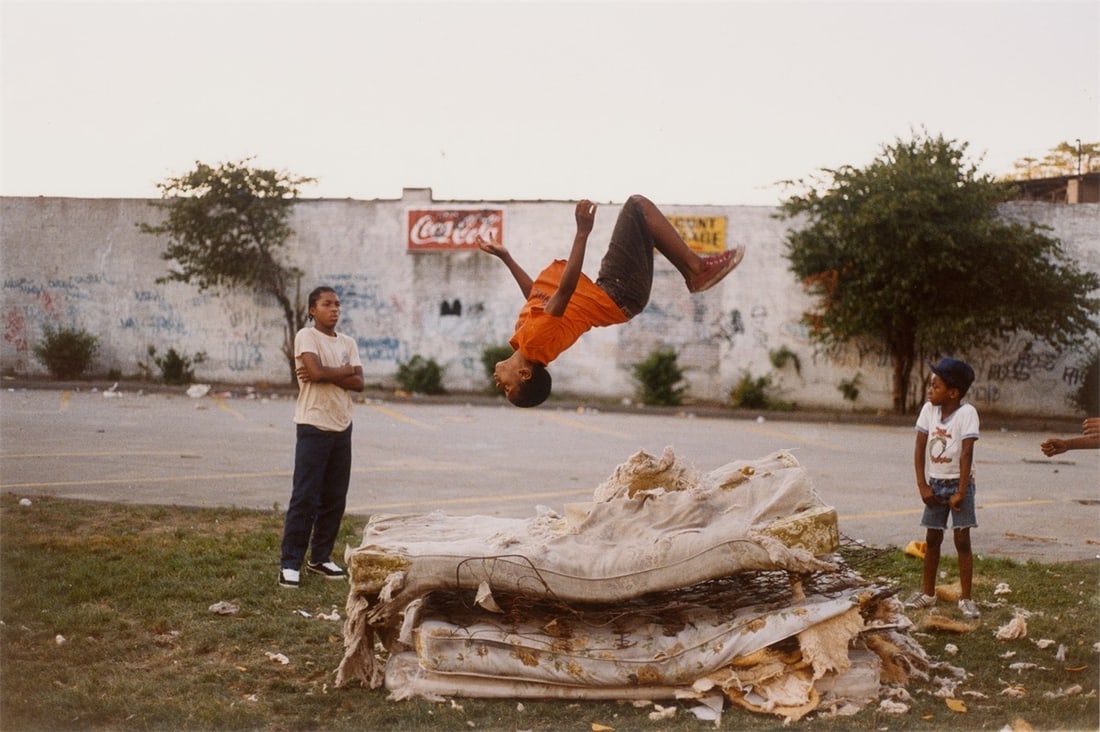 Jamel Shabazz. Flying High, Brooklyn, NYC. 1982: Jamel Shabazz (New York 1960 – lives in New York). Flying High, Brooklyn, NYC. 1982 C-print. Kodak Professional paper, 2002. 32,6 × 49 cm