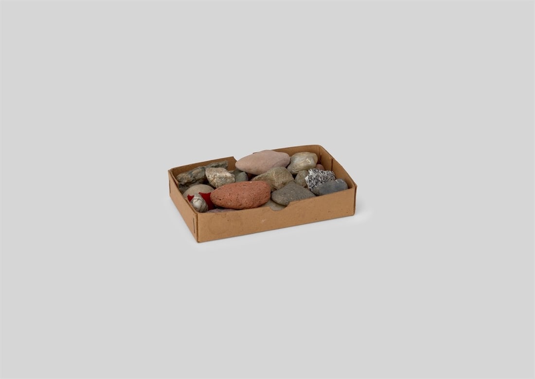 Hermann Glöckner. Materialsammlung farbige Steine. - 2