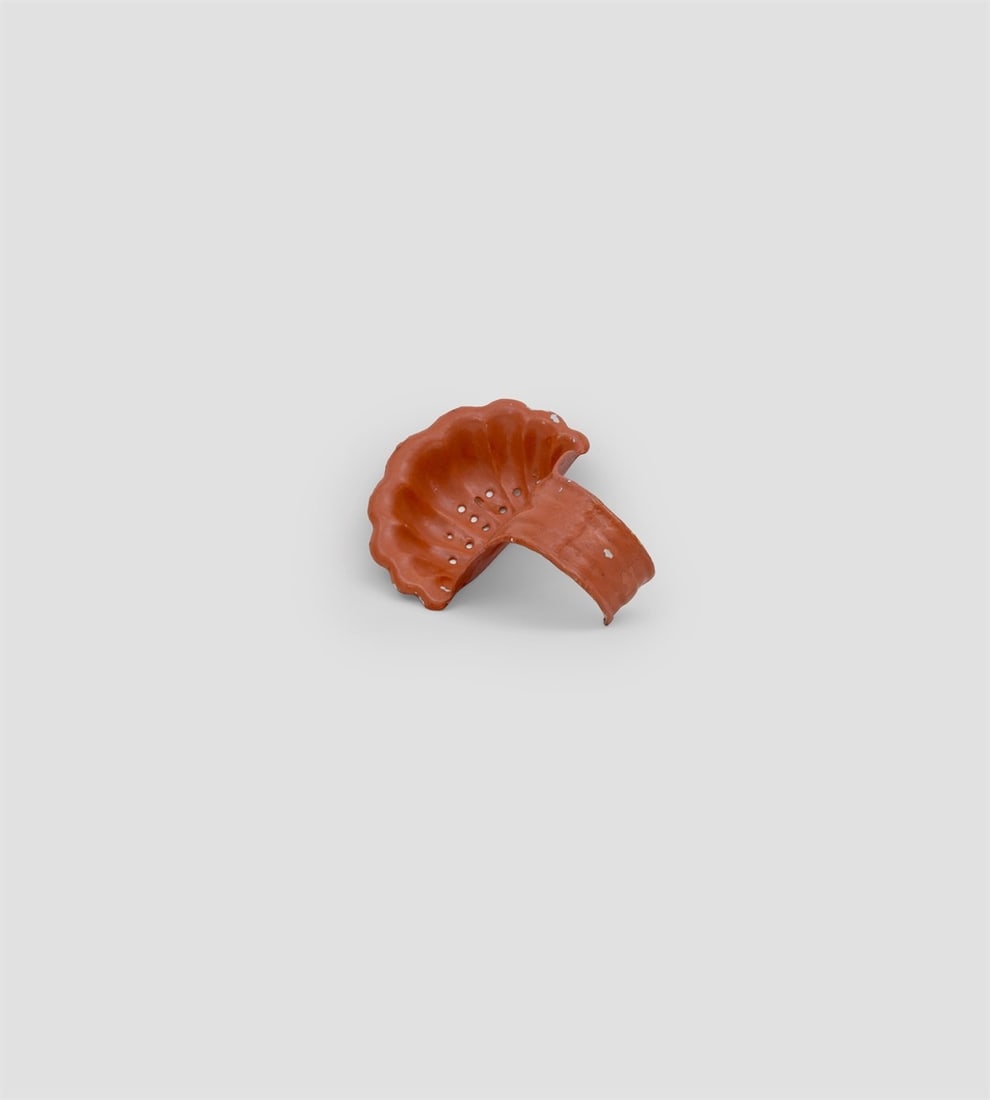 Hermann Glöckner. Seifenhalter, rot. 1969 (1 of 2)