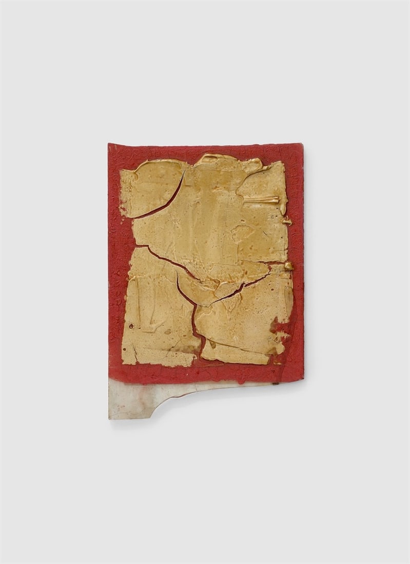 Hermann Glöckner. Gerissene helle Masse auf rotem Grund. 1964: Hermann Glöckner (Cotta near Dresden 1889 – 1987 Berlin). Gerissene helle Masse auf rotem Grund. 1964 Colourant on glass. 14 × 9,9 × 0,1 cm (5 ½