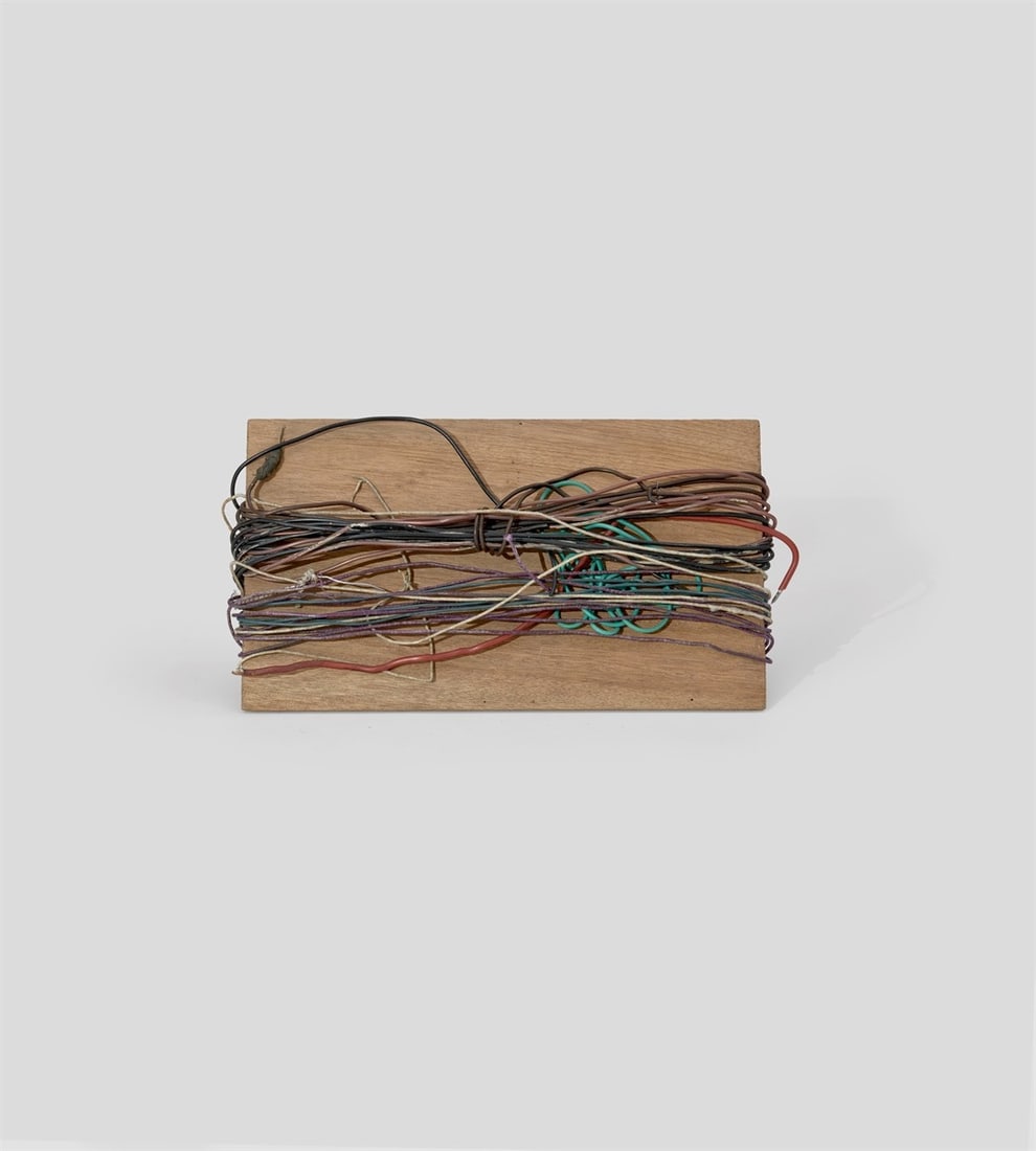 Hermann Glöckner. Wickelung von alten Drähten. 1960: Hermann Glöckner (Cotta near Dresden 1889 – 1987 Berlin). Wickelung von alten Drähten. 1960 Electrical wires on panel. 25 × 13,3 × 3,9 cm