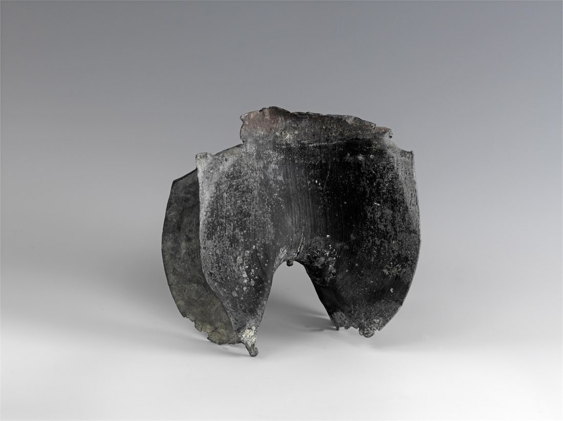 Hermann Glöckner. Aufbiegung. 1971: Hermann Glöckner (Cotta near Dresden 1889 – 1987 Berlin). Aufbiegung. 1971 Lead, cut open and bent. 17 × 16 × 9,5 cm