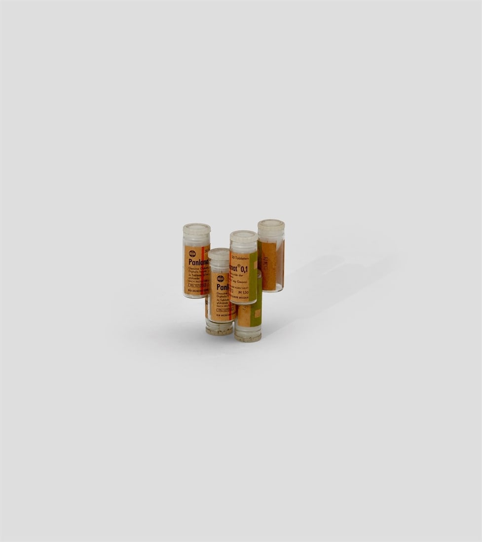 Hermann Glöckner. Symmetrischer Aufbau. 1972: Hermann Glöckner (Cotta near Dresden 1889 – 1987 Berlin). Symmetrischer Aufbau. 1972 An arrangement of 7 (originally 8) glass medicine vials (Panlanat).