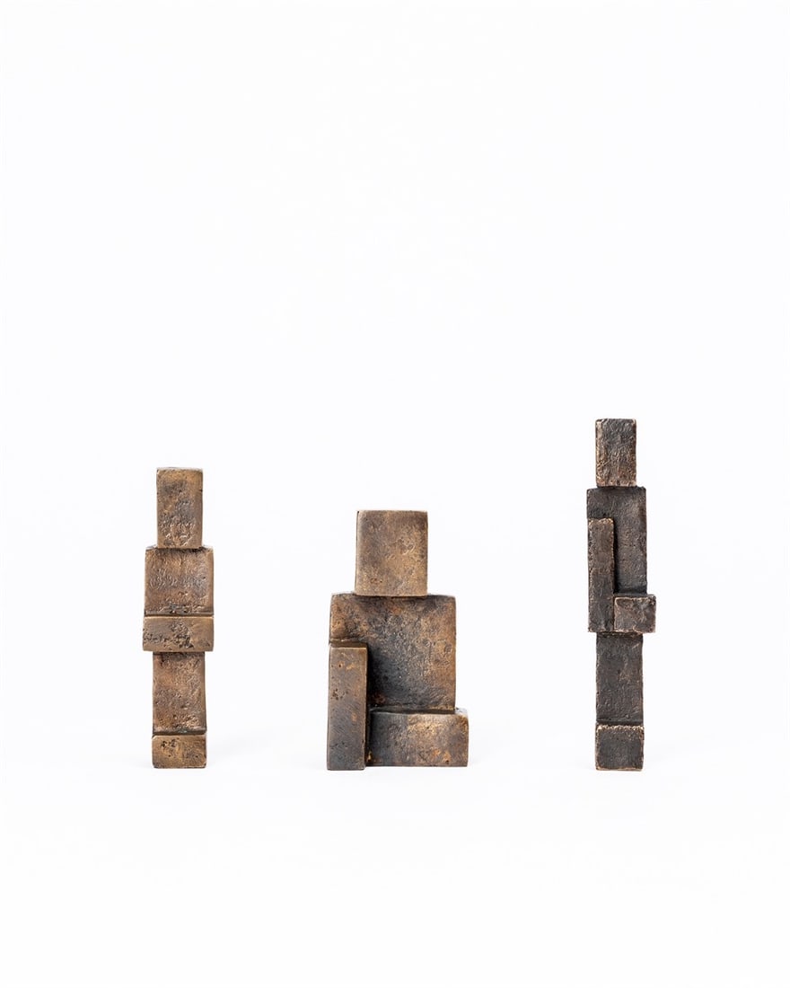 Hans Steinbrenner. Untitled (figures).: Hans Steinbrenner (1928 – Frankfurt am Main – 2008). Untitled (figures). 3 works: each bronze with brown patina. Height: 9,7 cm / 8,2 cm / 11,3 cm (3 ⅞ in.