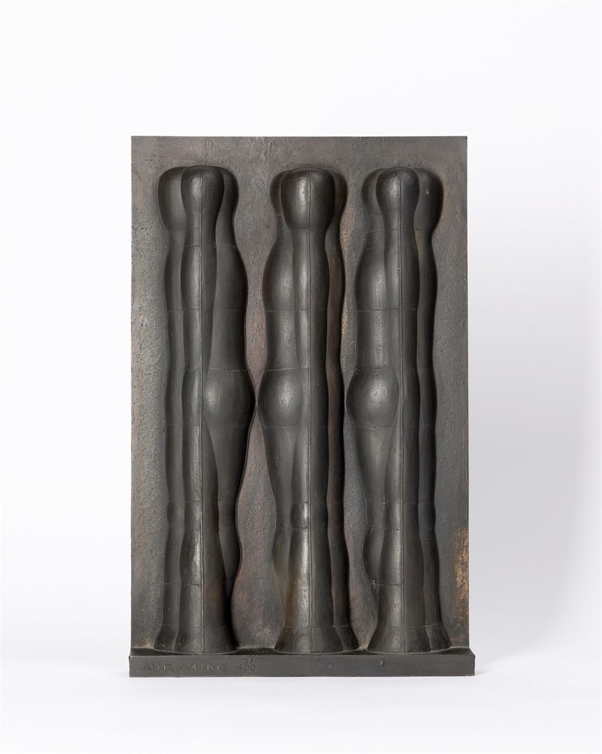 Joannis Avramidis. ”Relief mit drei Figuren”. 1965-76: Joannis Avramidis (Batumi, USSR (today Georgia) 1922 – 2016 Vienna). ”Relief mit drei Figuren”. 1965-76 Bronze with black patina. 40,2 × 25,4 × 5,2 