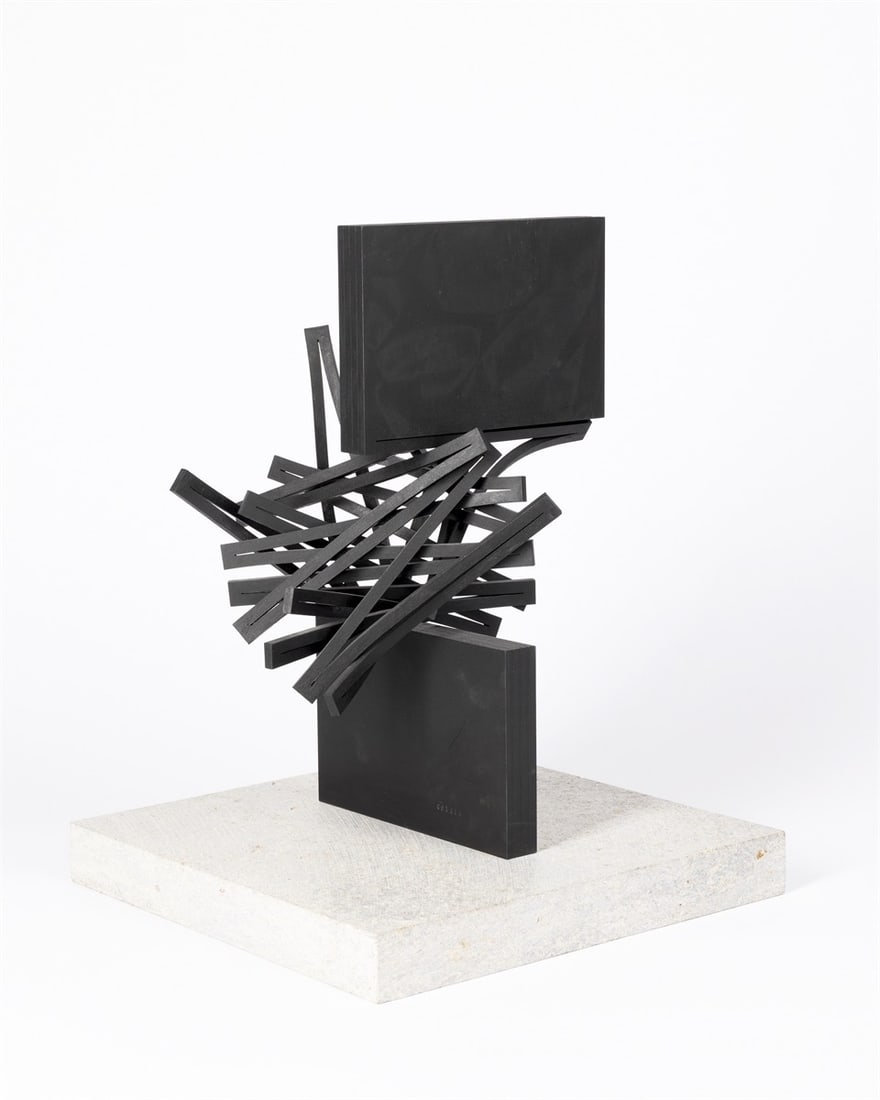 Thomas Röthel. ”Drehung”. 2015: Thomas Röthel (Ansbach 1969 – lives in Oberdachstetten/Middle Franconia). ”Drehung”. 2015 Corten steel with dark patina, mounted on stone base. Dimensions with base: