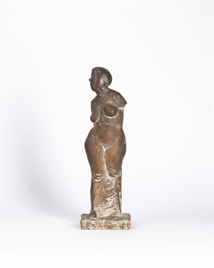 Waldemar Otto. ”Sich abwendende Aphrodite III”. 1988: Waldemar Otto (Petrikau, Poland 1929 – 2020 Worpswede). ”Sich abwendende Aphrodite III”. 1988 Bronze. Height: 45,5 cm (17 ⅞ in.). Inscribed with the artist's