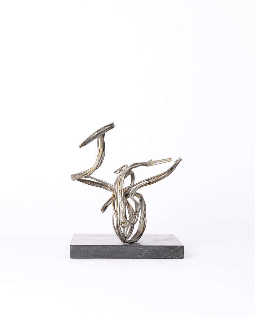 Brigitte and Martin Matschinsky-Denninghoff. ”Idee II”. 1992: Brigitte and Martin Matschinsky-Denninghoff (1923 – Berlin – 2011 and Grötzingen 1921 – 2020 Berlin). ”Idee II”. 1992 Brass and tin, mounted on slate base.