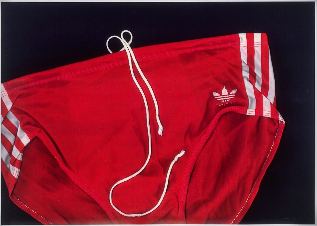 Wolfgang Tillmans. ”Faltenwurf TZK”. 1996: Wolfgang Tillmans (Remscheid 1968 – lives in London and Berlin). ”Faltenwurf TZK”. 1996 Inkjet print on paper, mounted in original cardboard box. 29,8 × 41,4 cm (