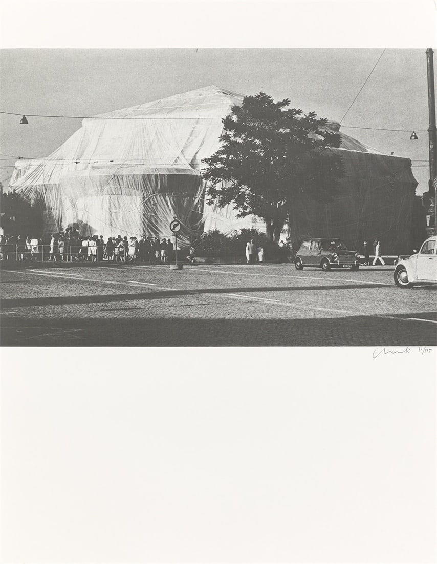 Christo and Jeanne-Claude. ”Packed Kunsthalle Bern, Project”. 1972 - 8