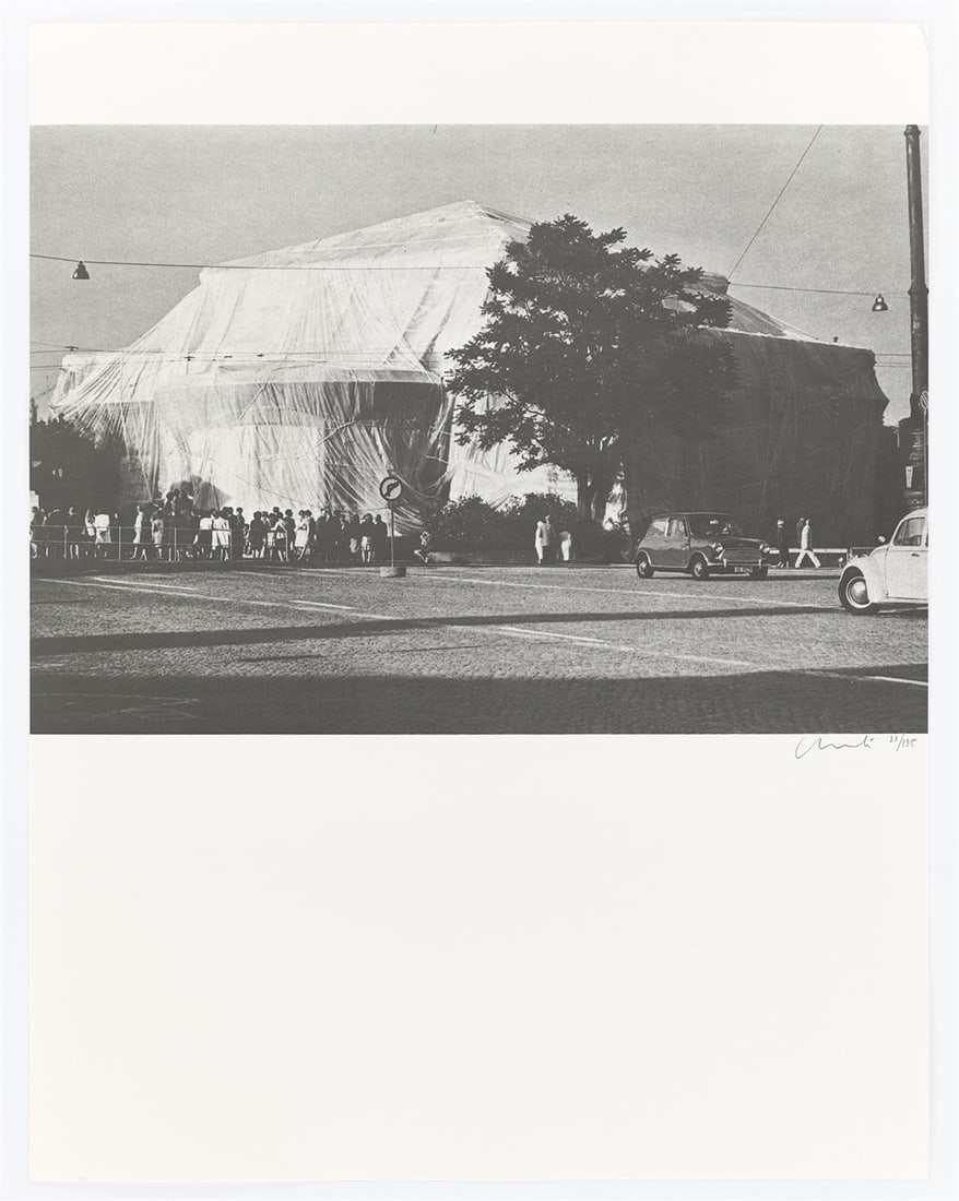 Christo and Jeanne-Claude. ”Packed Kunsthalle Bern, Project”. 1972 - 9