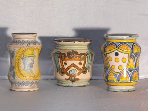 THREE MAJOLICA ALBARELLI,ITALY 19th. C.: Three majolica albarelli,various manufacturers, 19th. century. size: h. 16-15-13 cm (6.3"-5.91"-5.12")