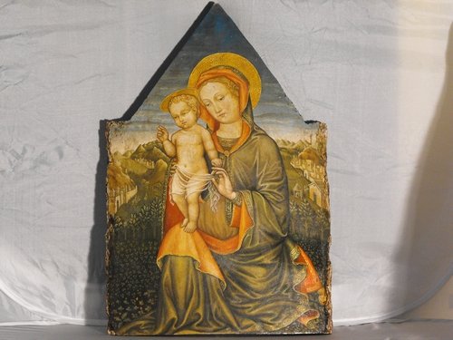 AFTER LIPPI FILIPPO , OIL ON WOOD,"MADONNA WITH CH: After Lippi Filippo (Firenze, 1406 – Spoleto, 1469), oil on wood shaped, "Madonna with Child". Size: h.50x33 cm. (19.7"x13")