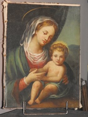 ANTIQUE OIL ON CANVAS "MADONNA WITH CHILD": Antique oil on canvas, Italian school "Madonna with Child" 18th. century. size: 29.5x40 cm.(11.62"x15.76")