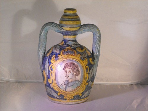 ANTIQUE SICILIAN MAJOLICA FLASK: Antique sicilian majolica flask. Size:h.30x19 cm.(11.82"x7.49")