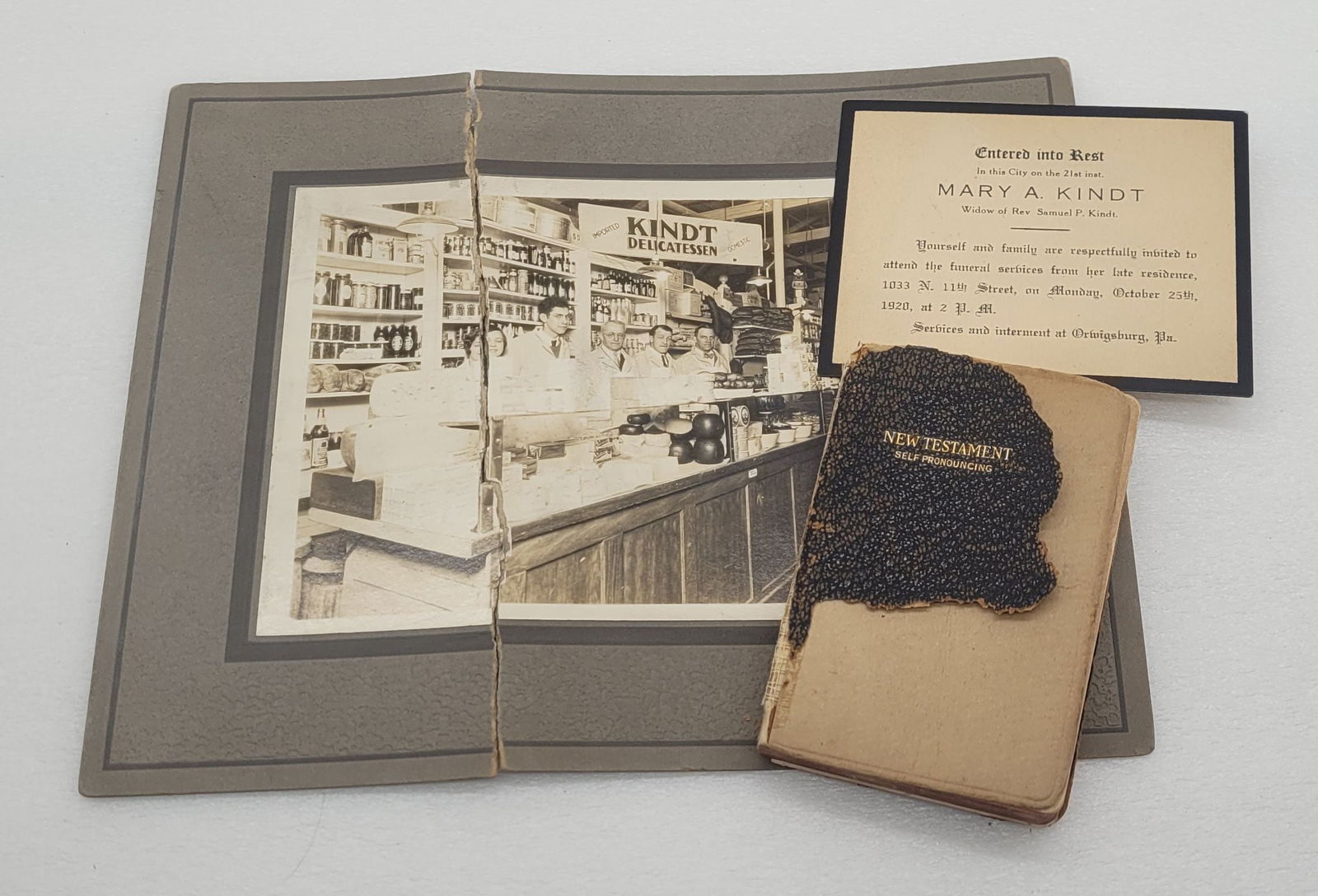 Kindt Related Lot Memorial Card New Testament Photo of Delicatessen As is Snapshots: Kindt Related Lot Memorial Card, New Testament, Photo of Delicatessen As is, Snapshots -