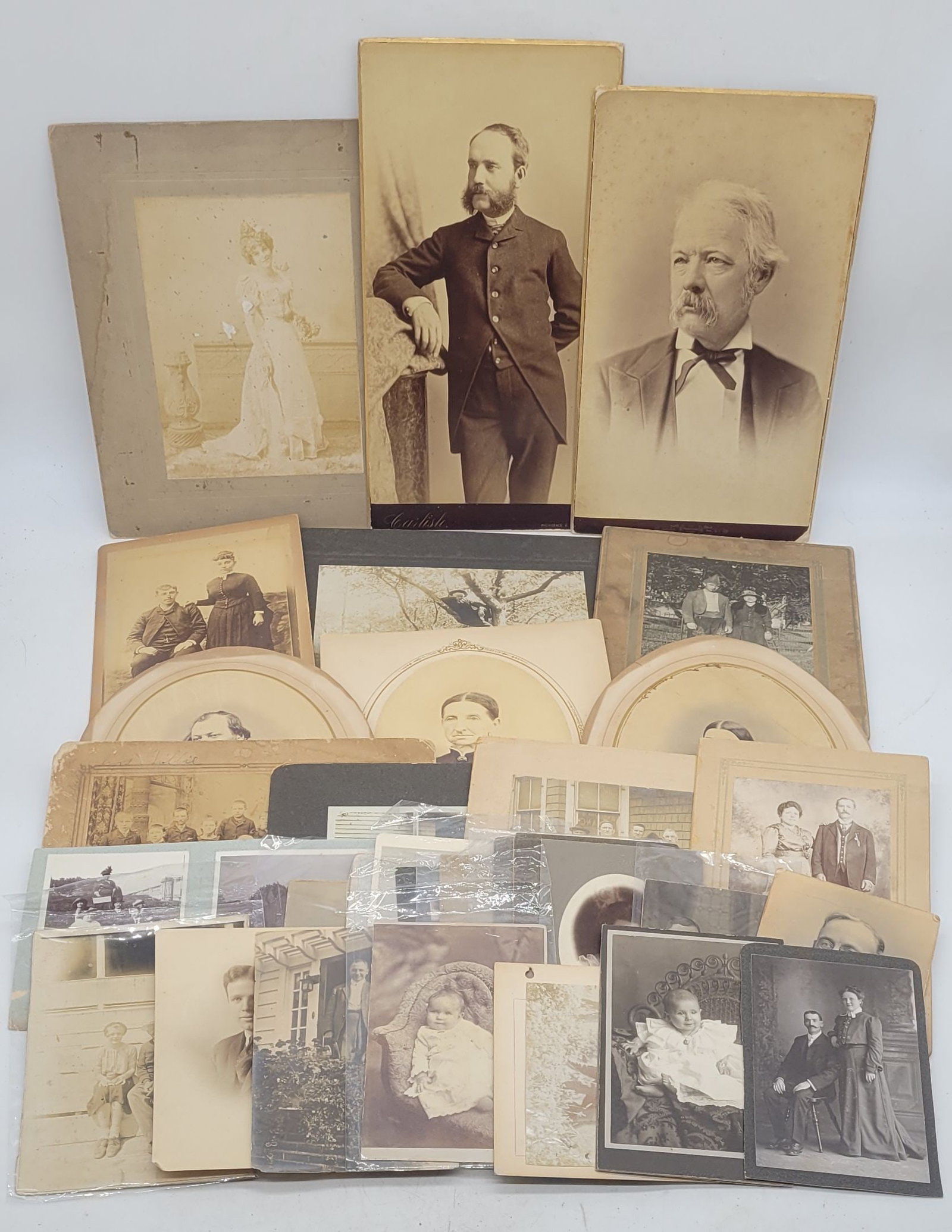 Photographs - Grouping of Photo on Boards People ++: Photographs - Grouping of Photo on Boards People ++ -