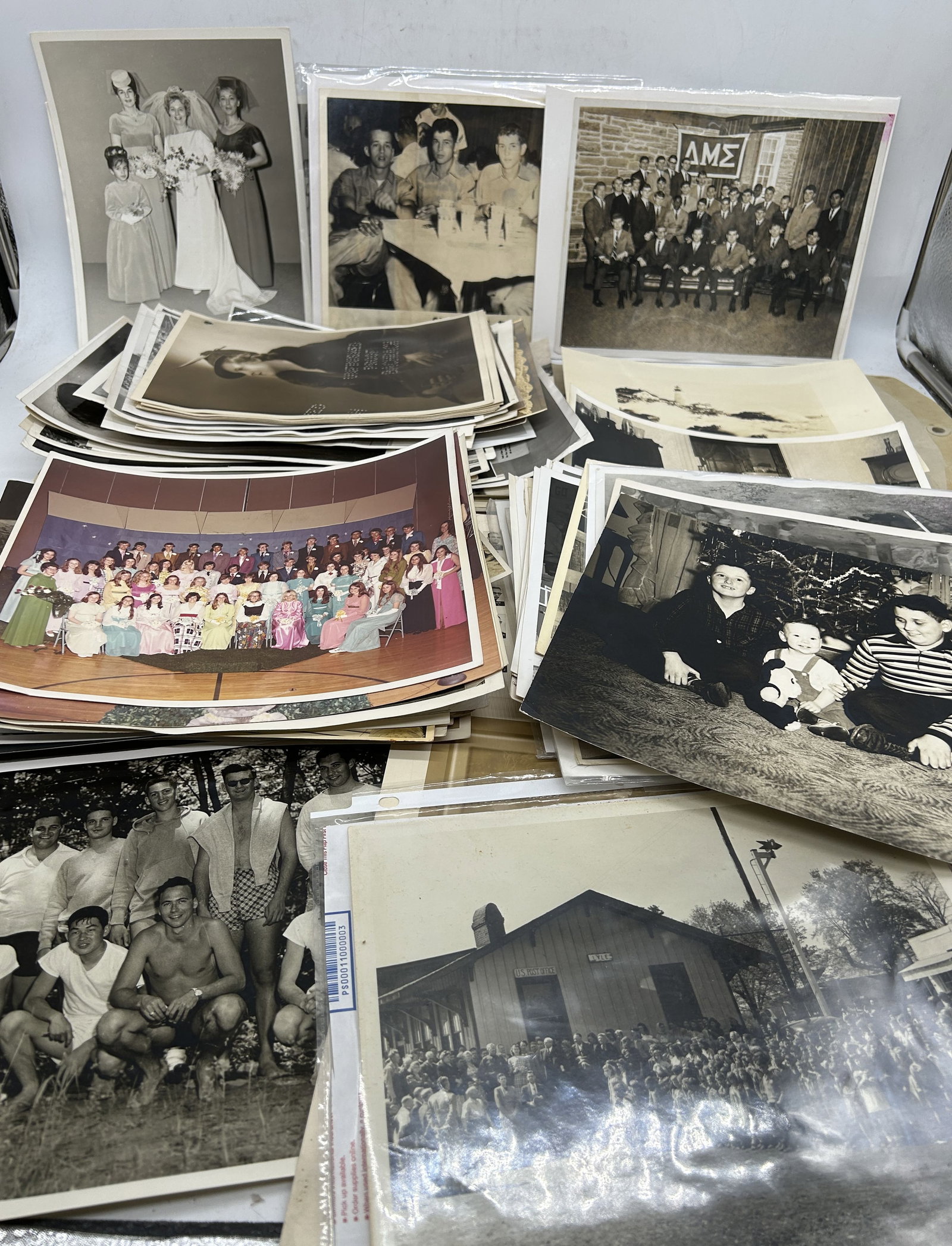 Photographs - Family Photos People Hand Tinted Fraternal Wedding+: Photographs - Family Photos, People, Hand Tinted, Fraternal, Wedding+ - Sizes vary.