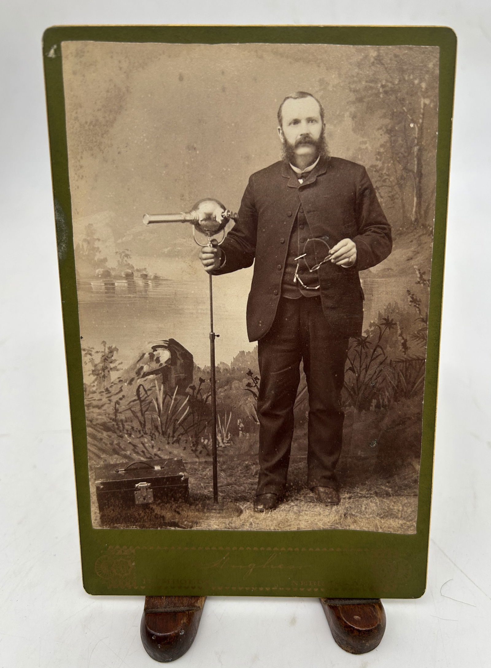1897 Photographer Taking Picture Cabinet Card Tintype Camera Shown (1 of 7)