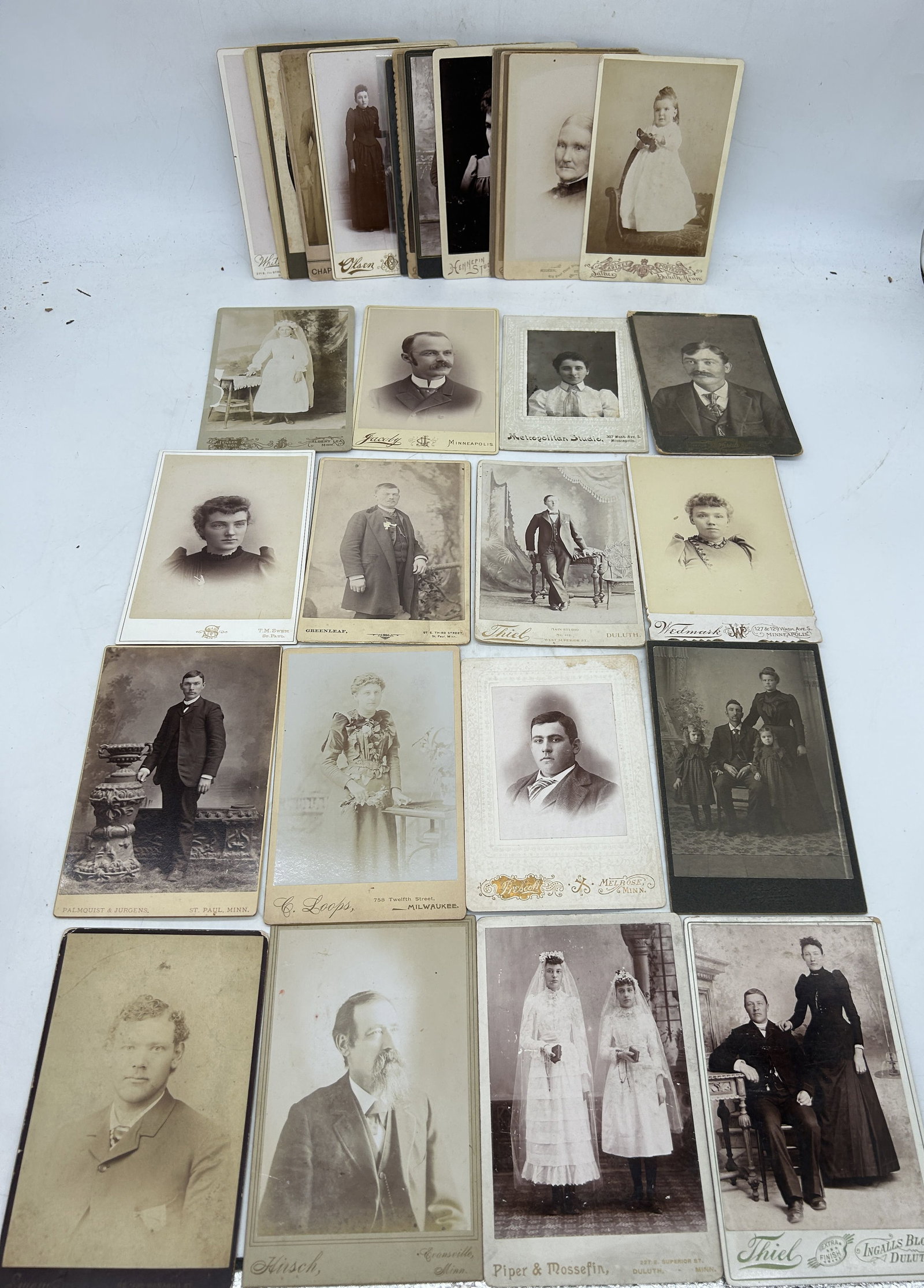 Cabinet Cards (30+) Minnesota & Missouri Photographers: Cabinet Cards (30+) Minnesota & Missouri Photographers - 4.25" by 6.5"