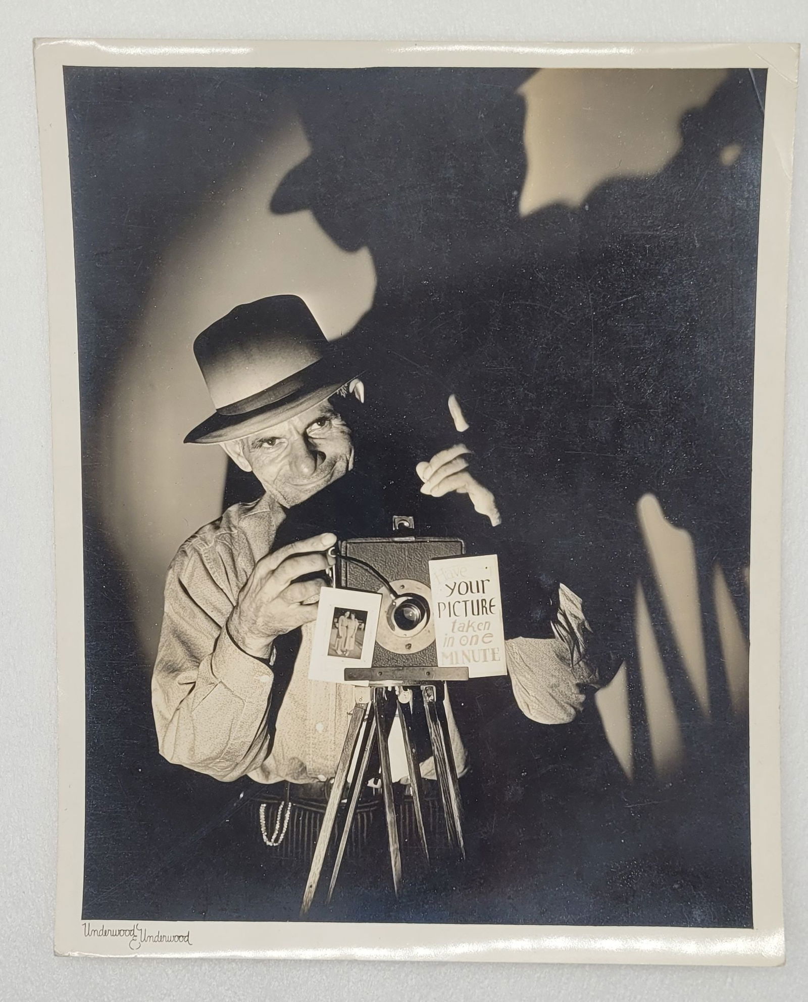 Underwood & Underwood Photographer Advertising Your Picture Taken In One Minute: Underwood & Underwood Photographer Advertising Your Picture Taken In One Minute - 10" by 8".