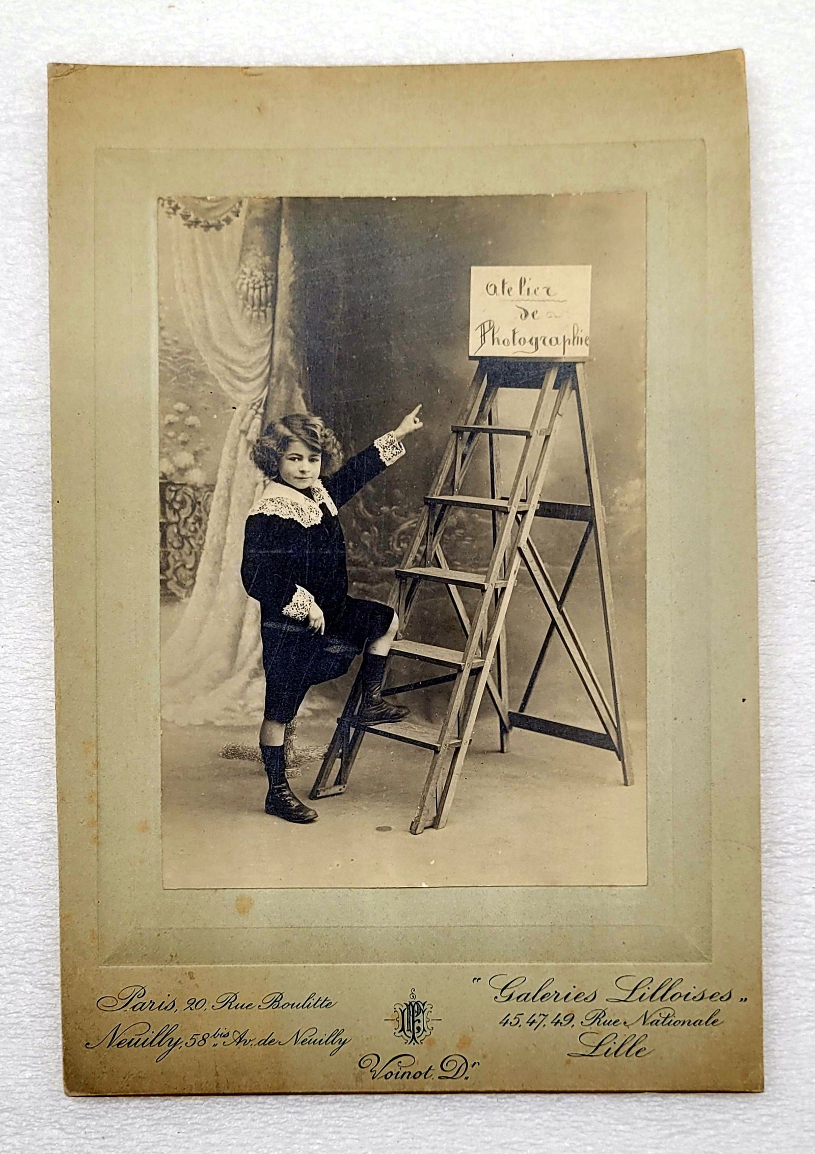 Atelier de Photographie Advertising Photo On Board Galeries Lilloises: Atelier de Photographie Advertising Photo On Board Galeries Lilloises - 5.5" by 8.25"