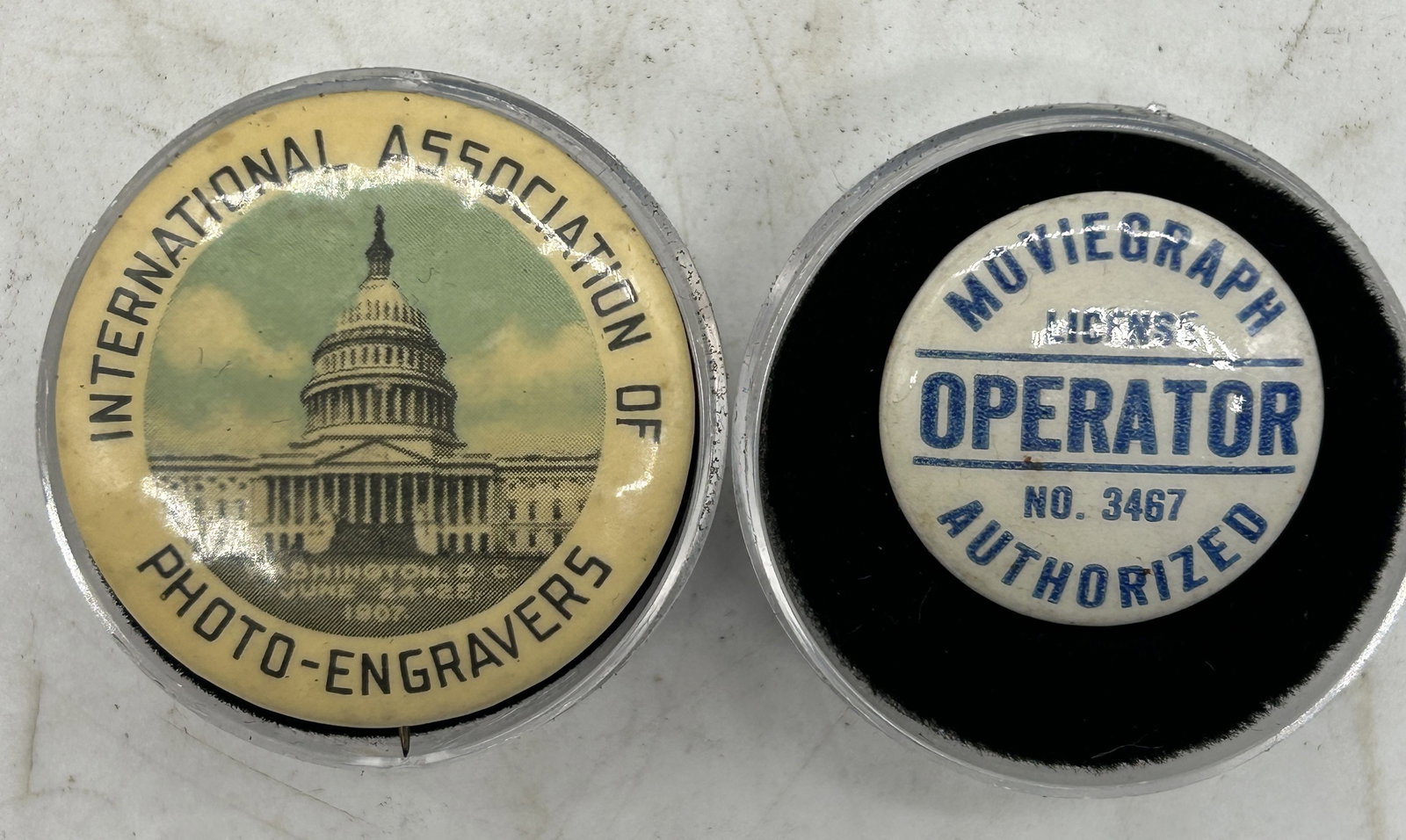 Intl Assoc of Photo-Engravers Pin Auth Moviegraph License Operator Pin 3467: Intl Assoc of Photo-Engravers Pin, Auth Moviegraph License Operator Pin 3467 - Sizes vary. Mostly 1"