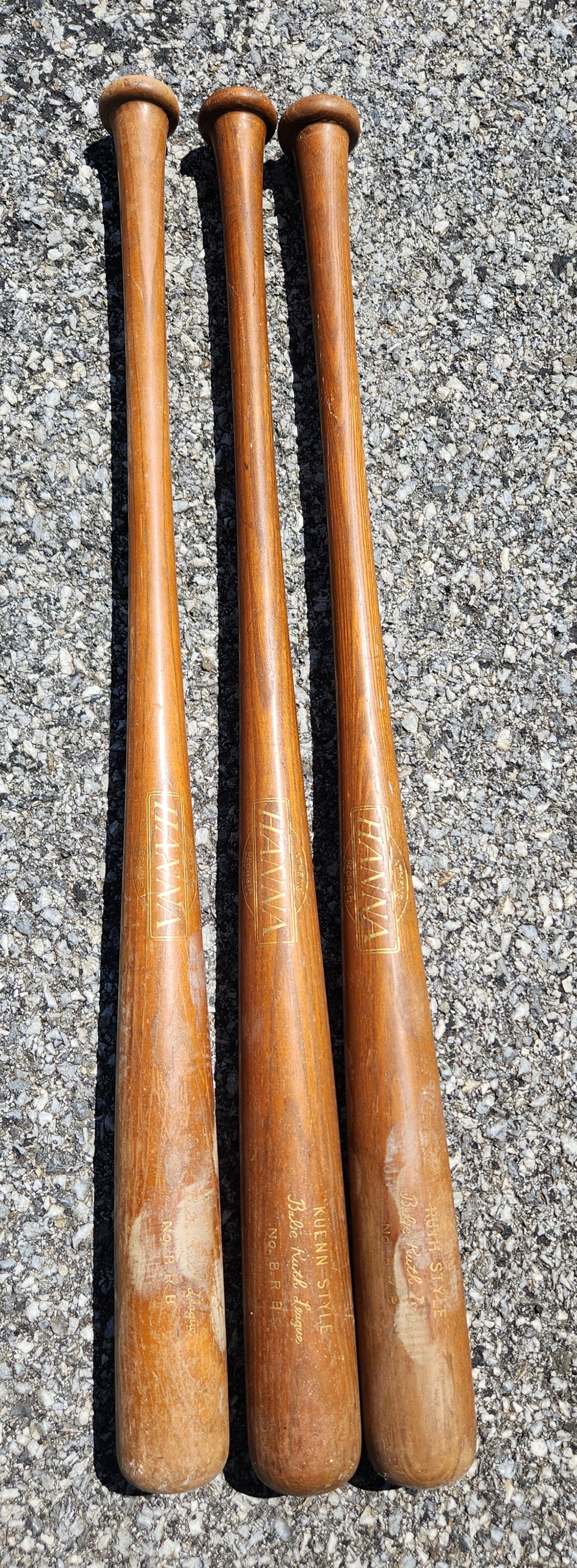 (3) Vintage Hanna Babe Ruth League Bats: (3) Vintage Hanna Babe Ruth League Bats. Longest is 33"