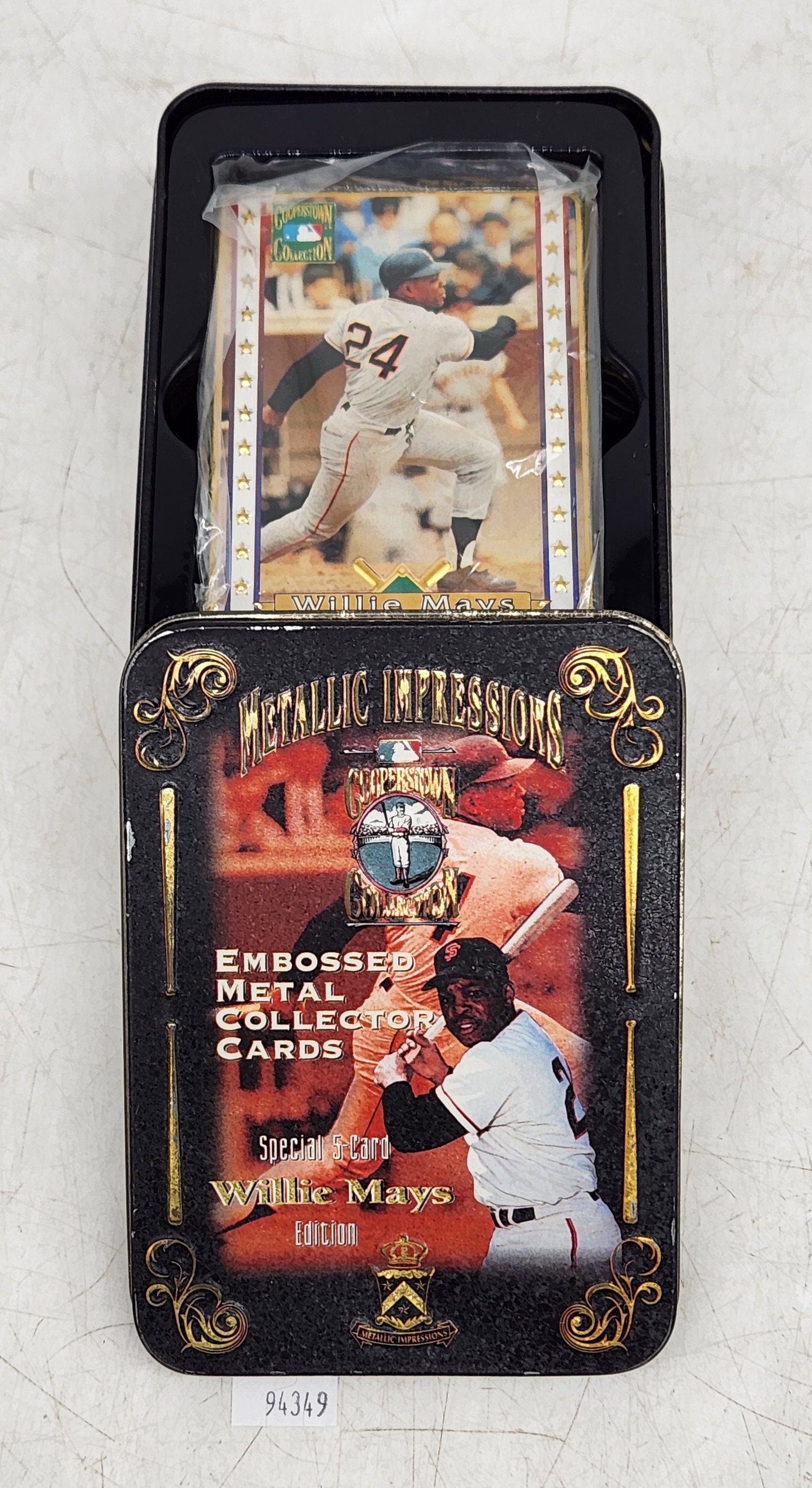 Tin Set - Classic Cooperstown Collection Willie Mays: Tin Set - Classic Cooperstown Collection Willie Mays.