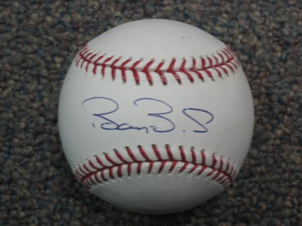Barry Bonds Signed Baseball: You are bidding on a BARRY BONDS SIGNED BASEBALL. Barry Bonds is the all-time Homerun King. His career 762 homers is the most ever and his single season of 73 homeruns ('01) is also a record. Bonds al