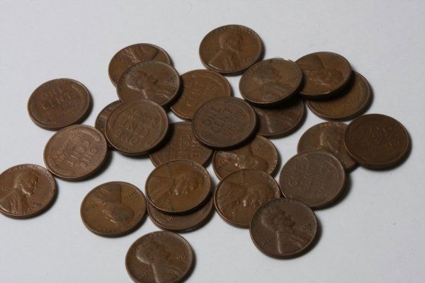 Collection of Lincoln Head Wheat Pennies (25) K78