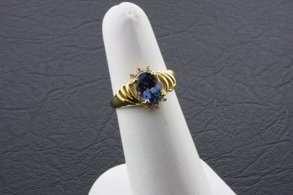 Ladies Tanzanite Diamond Ring 1.90ctw - DI60