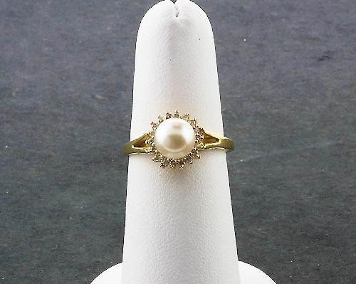 Ladies' Pearl Diamond Ring - DF21