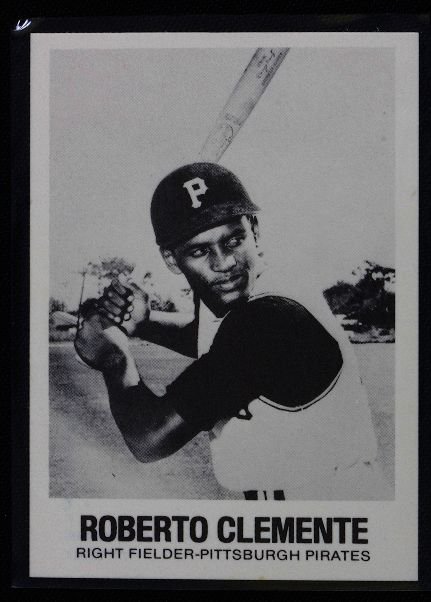 Roberto Clemente Vintage Baseball Card '77 TCMA C8