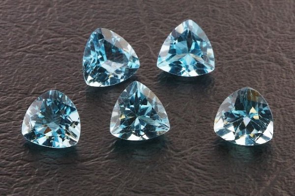 Blue Topaz Parcel 5 Gemstones 20.25ctw DK432